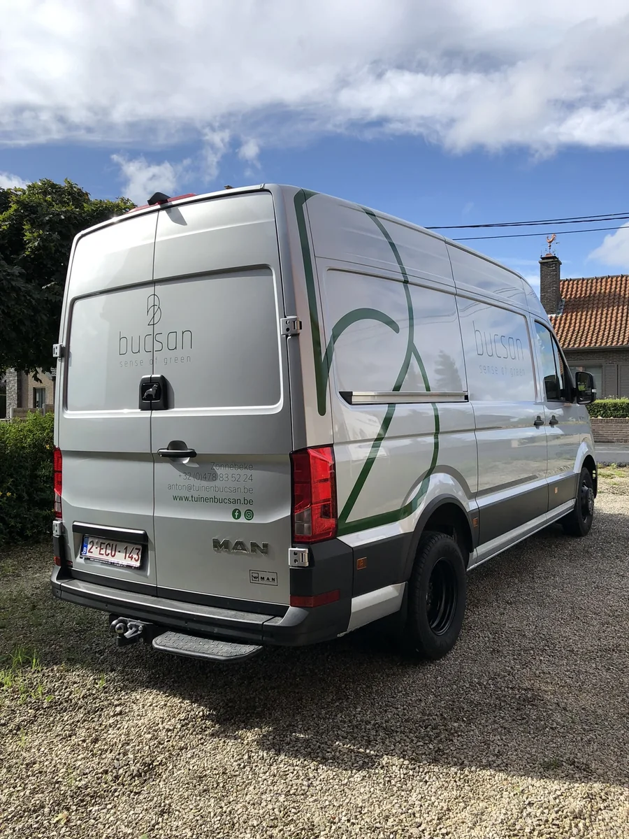 Belettering van bestelwagen voor Bucsan Tuinen